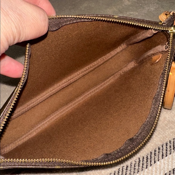 Louis Vuitton Classic Brown Monogram Pochette Accessories - Picture 13 of 14